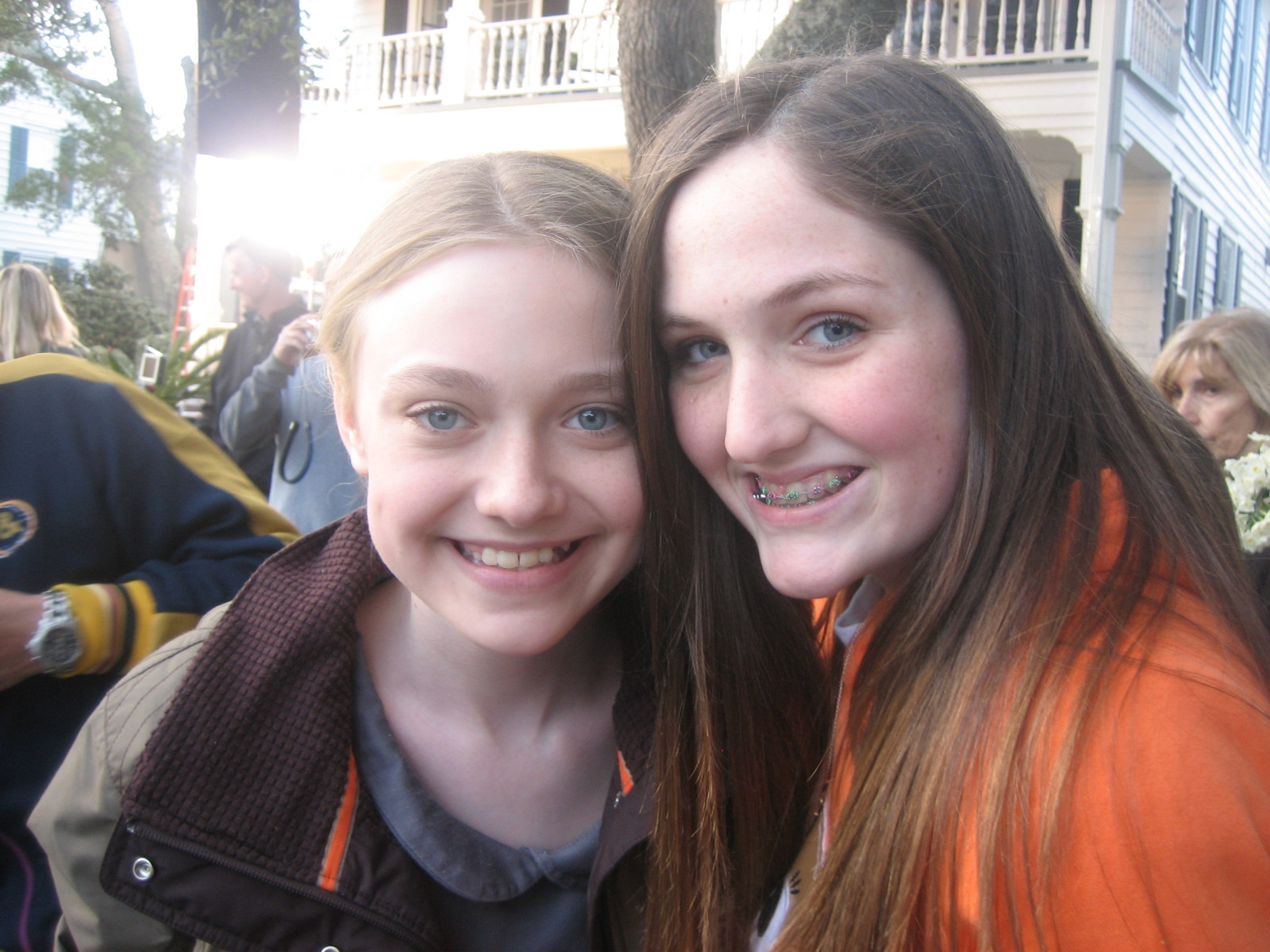lovely-dakota-secret-life-bees-on-set-11.jpg
