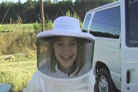 lovely-dakota-secret-life-bees-featurette-2-50.jpg