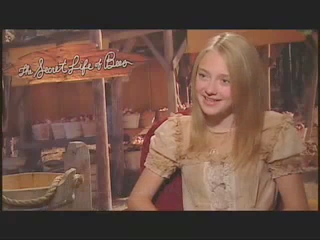 lovely-dakota-secret-life-bees-featurette-1-24.jpg