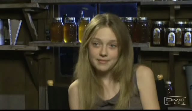 lovely-dakota-secret-life-bees-interview-014.jpg
