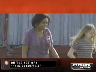 lovely-dakota-secret-life-bees-mtv-clip-03.jpg