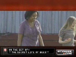lovely-dakota-secret-life-bees-mtv-clip-05.jpg