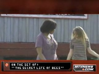 lovely-dakota-secret-life-bees-mtv-clip-14.jpg