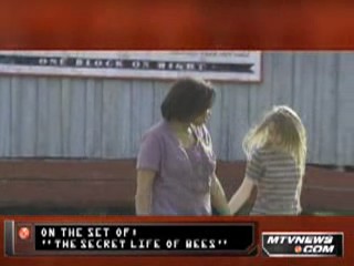 lovely-dakota-secret-life-bees-mtv-clip-16.jpg