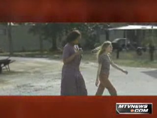 lovely-dakota-secret-life-bees-mtv-clip-32.jpg