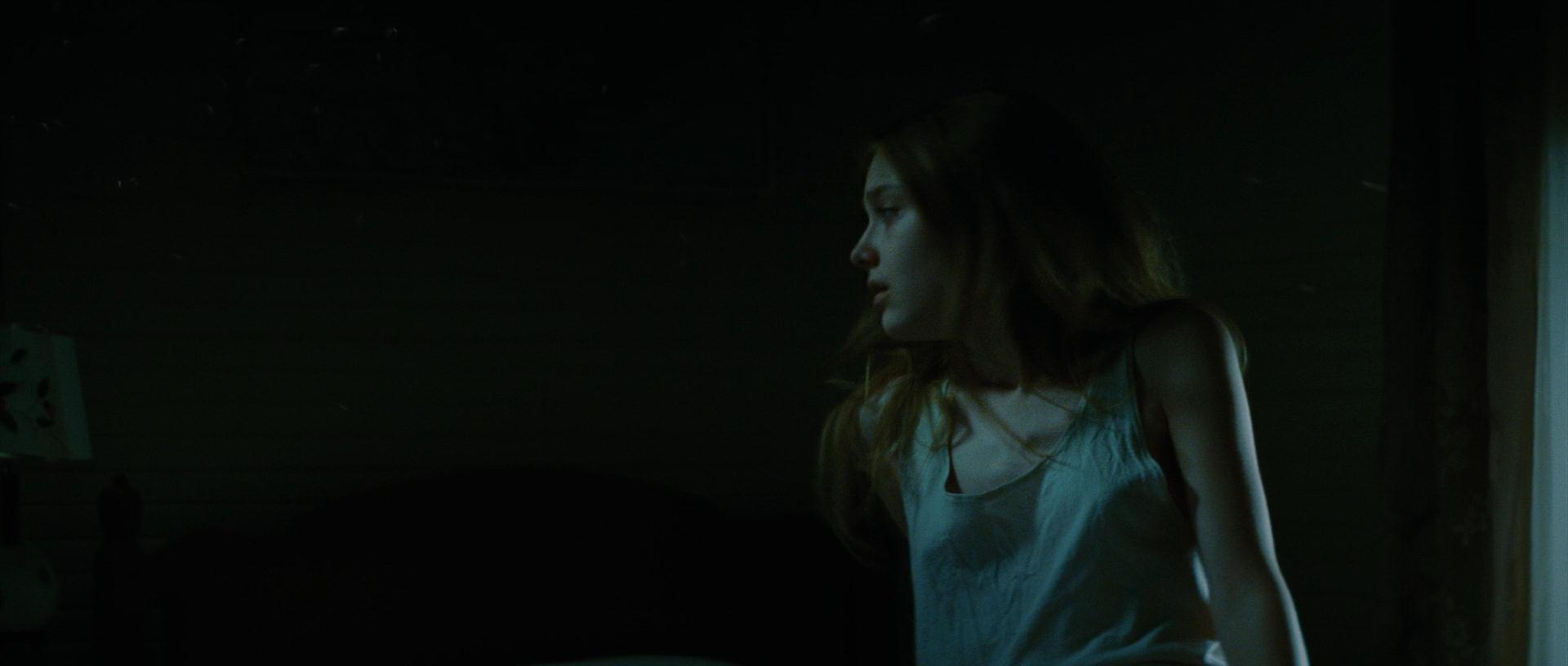 lovely-dakota-secret-life-bees-screen-capture-0011.jpg