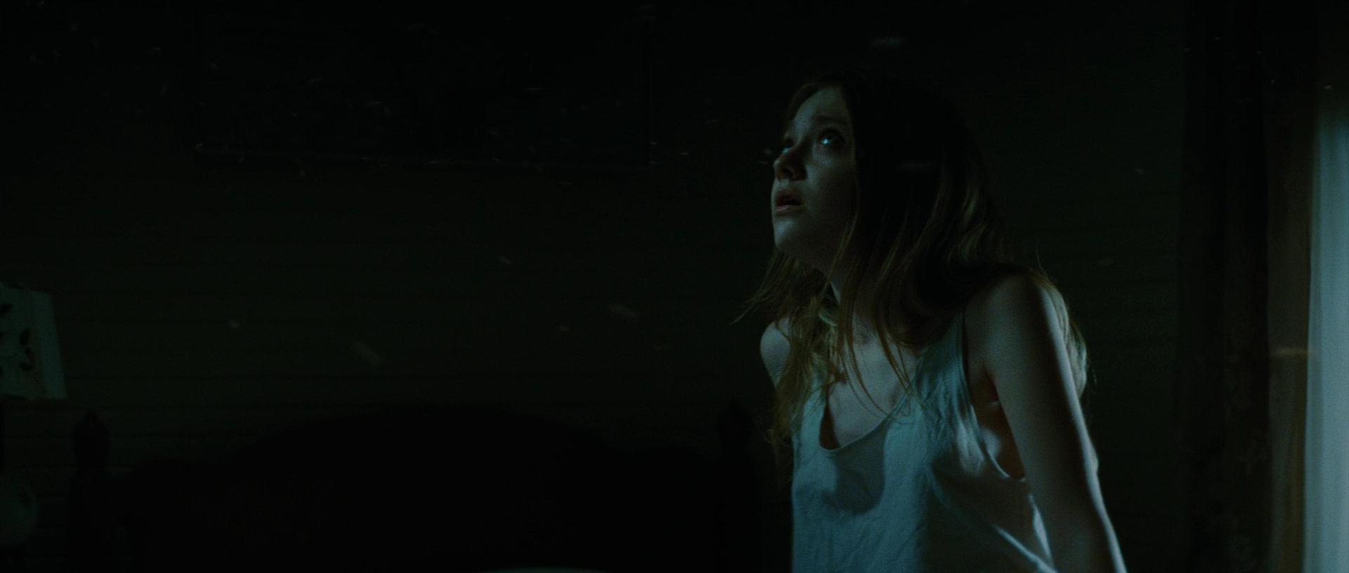 lovely-dakota-secret-life-bees-screen-capture-0013.jpg