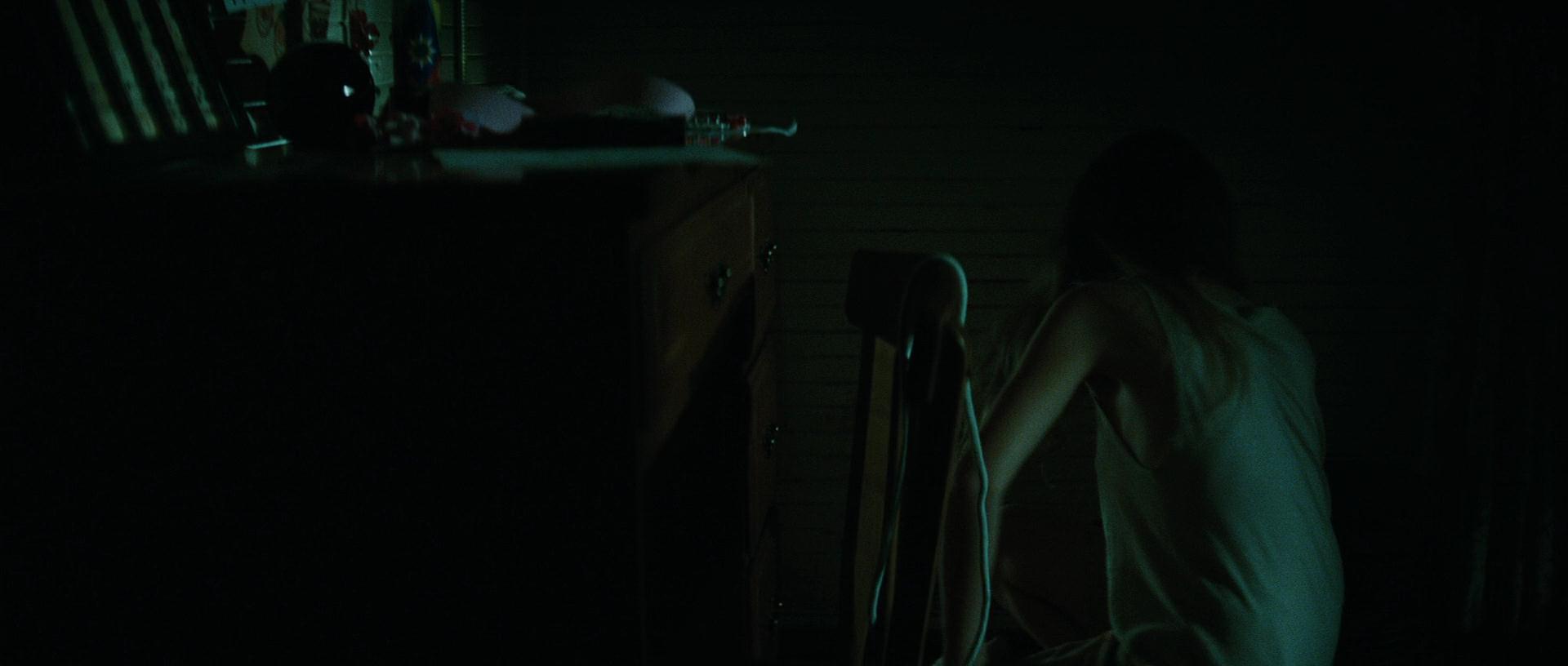 lovely-dakota-secret-life-bees-screen-capture-0031.jpg