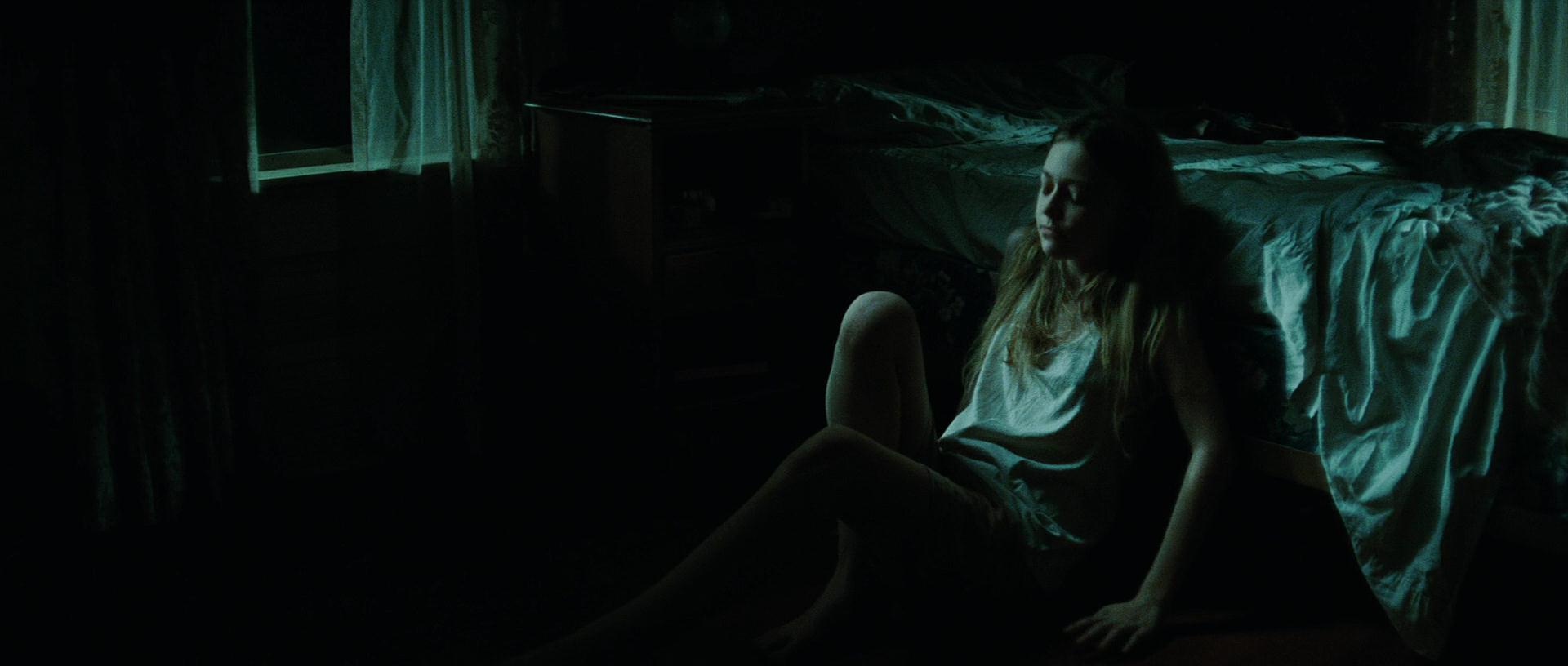 lovely-dakota-secret-life-bees-screen-capture-0039.jpg
