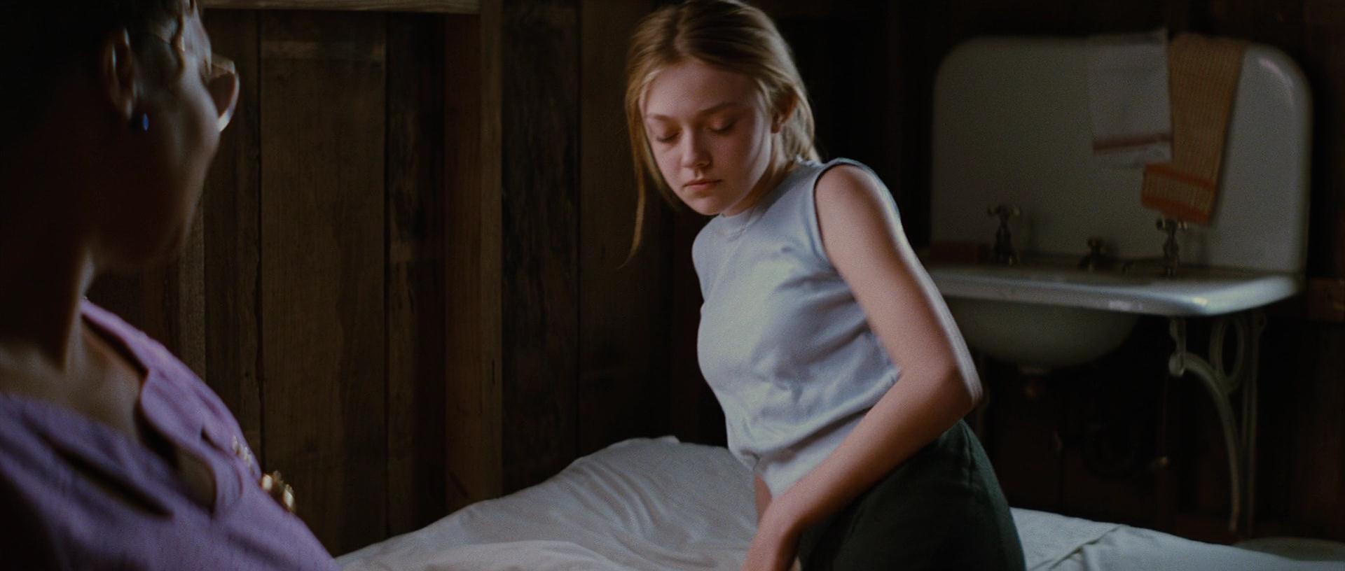 lovely-dakota-secret-life-bees-screen-capture-0995.jpg