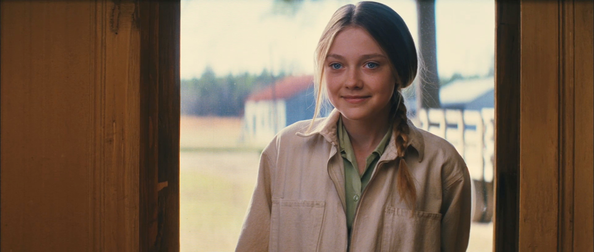 lovely-dakota-secret-life-bees-trailer-058.jpg