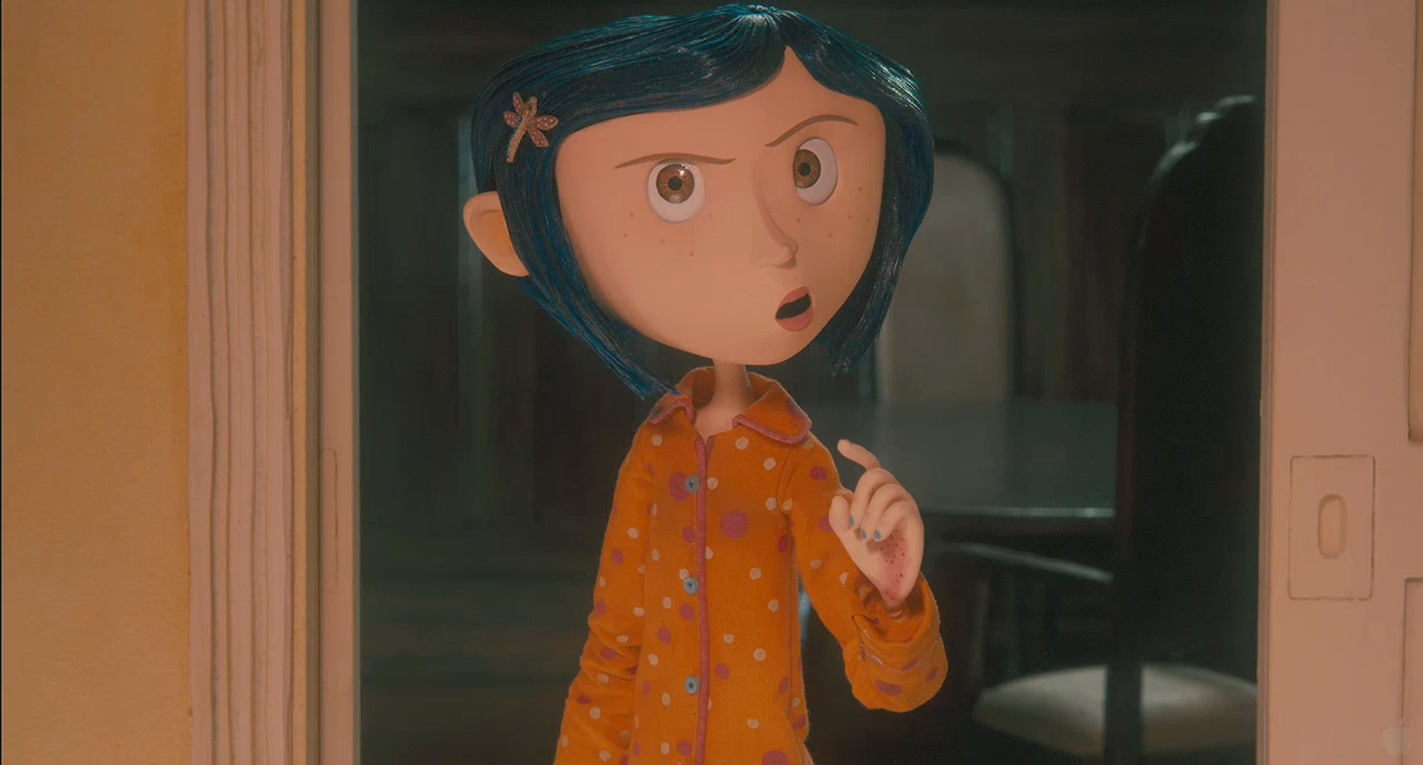 lovely-dakota-coraline-trailer-51.jpg