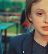 lovely-dakota-push-trailer-053.jpg