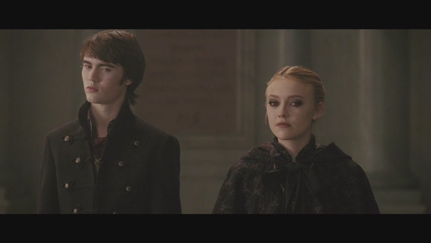 lovely-dakota-new-moon-meet-volturi-10.jpg