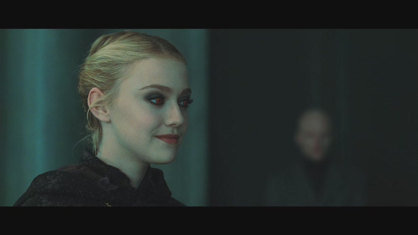 lovely-dakota-new-moon-meet-volturi-31.jpg