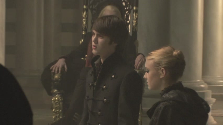 lovely-dakota-new-moon-meet-volturi-32.jpg