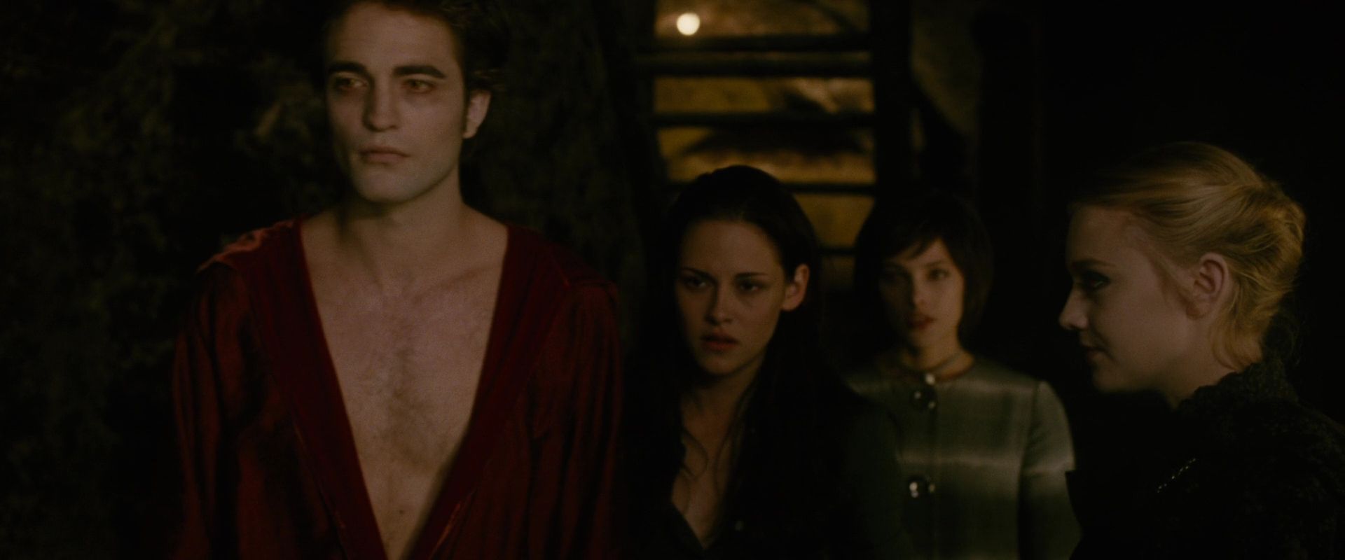 lovely-dakota-new-moon-screen-capture-15.jpg