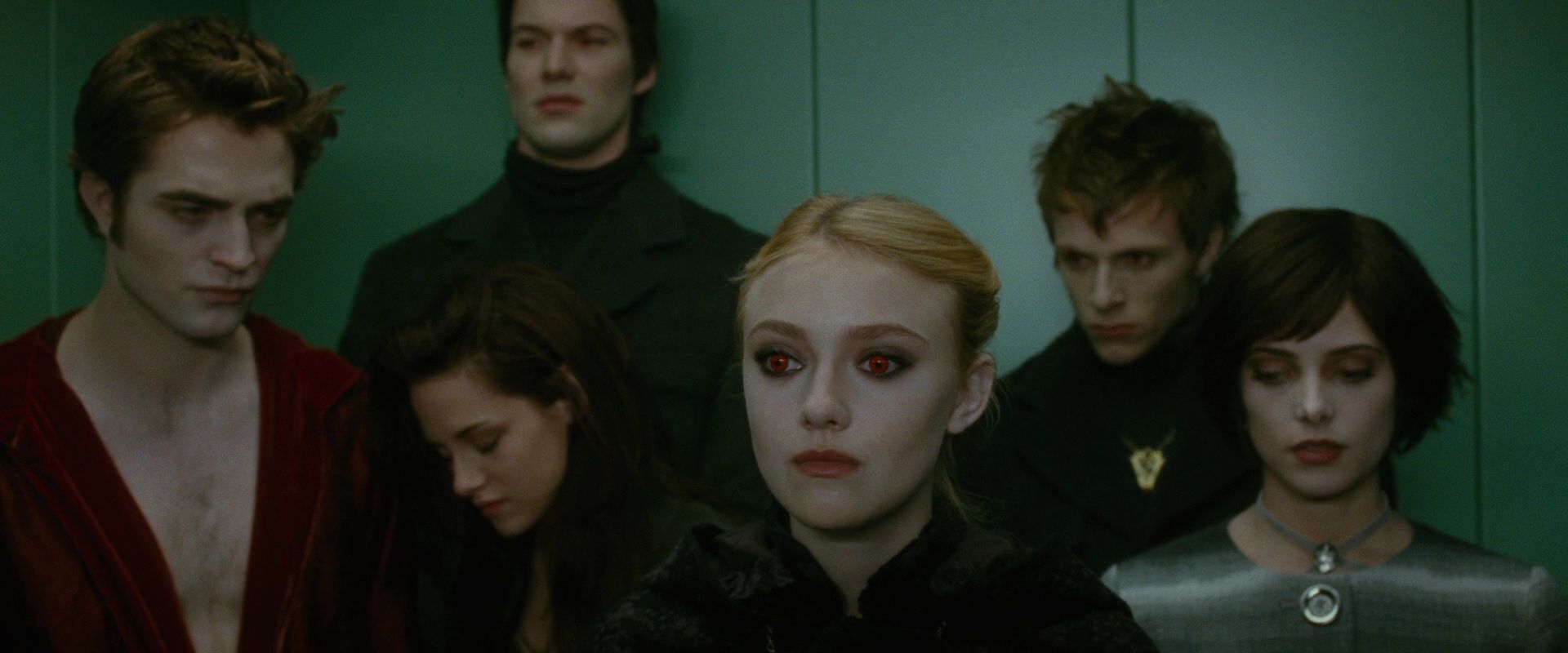lovely-dakota-new-moon-screen-capture-22.jpg