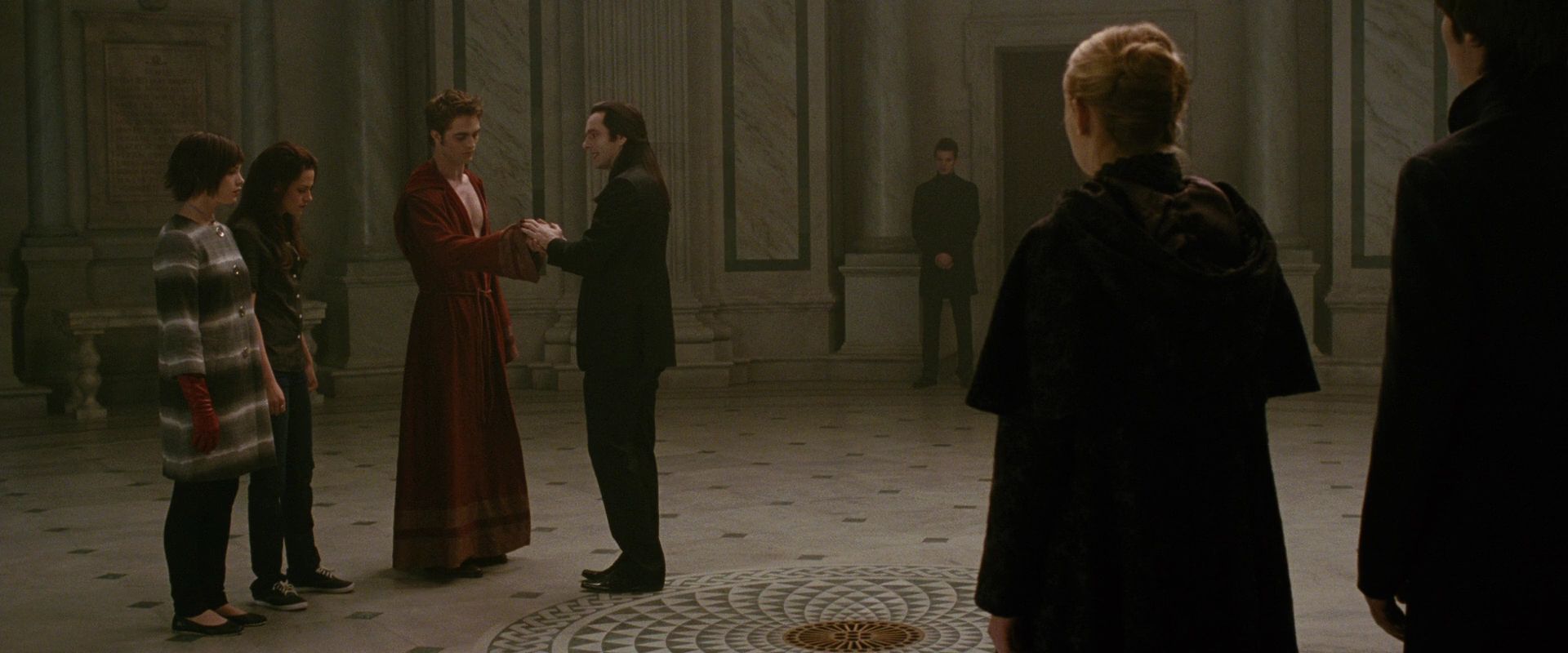 lovely-dakota-new-moon-screen-capture-37.jpg