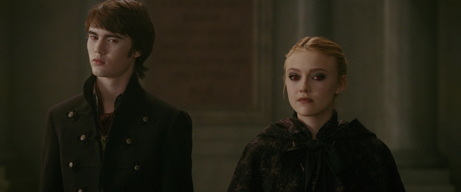 lovely-dakota-new-moon-screen-capture-41.jpg