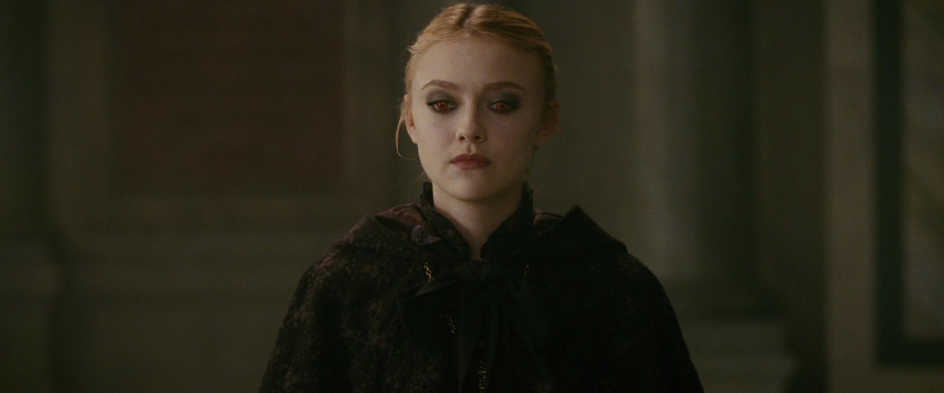 lovely-dakota-new-moon-screen-capture-53.jpg