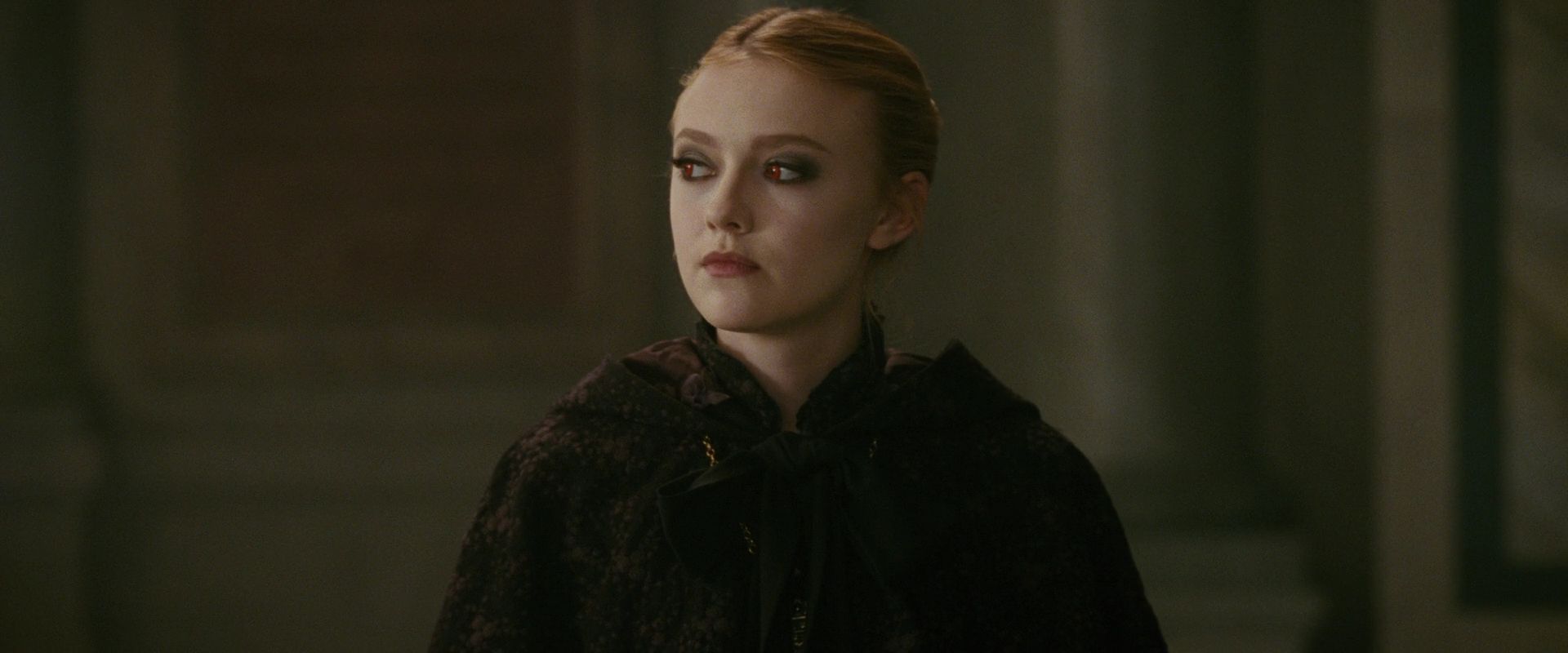 lovely-dakota-new-moon-screen-capture-54.jpg