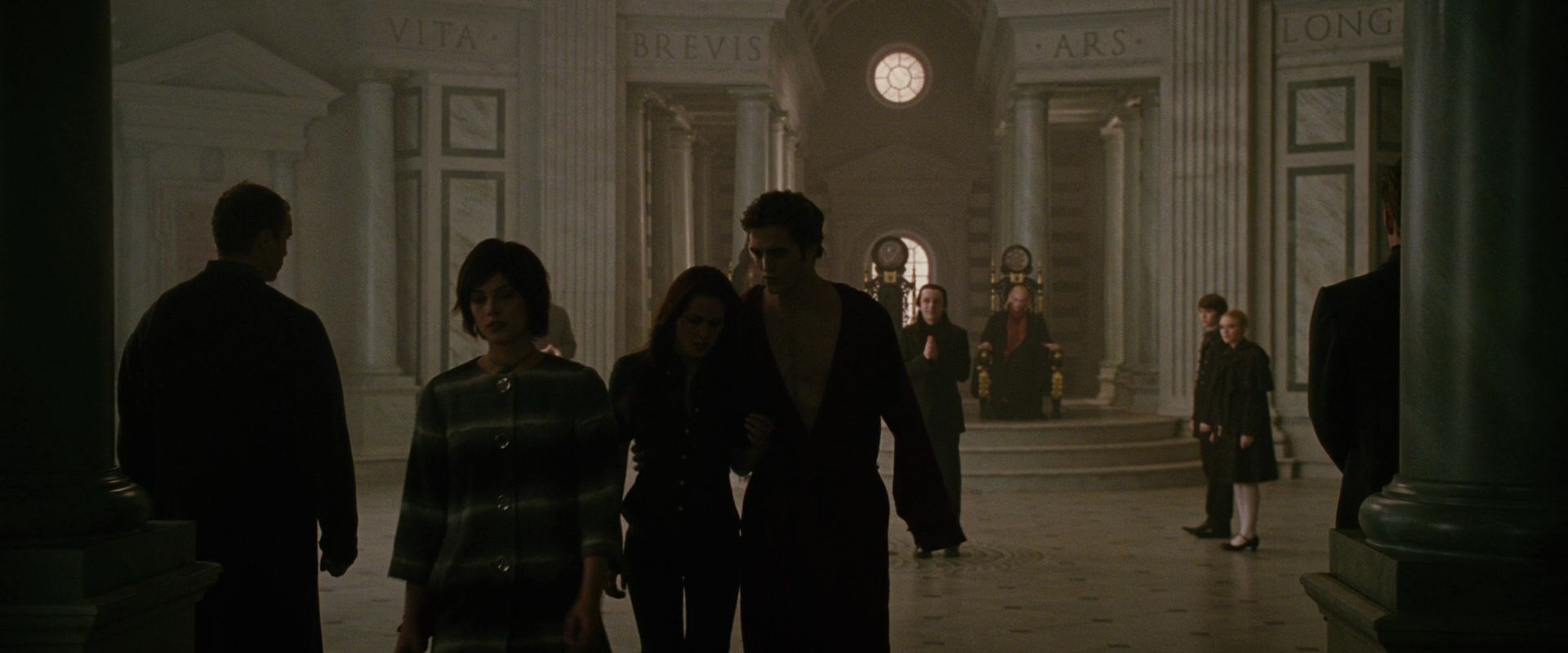 lovely-dakota-new-moon-screen-capture-65.jpg