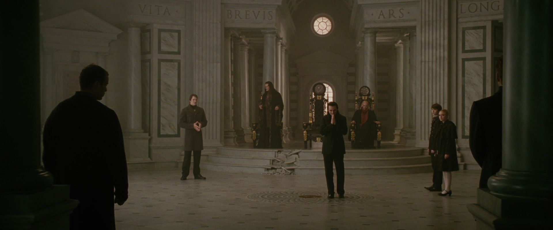 lovely-dakota-new-moon-screen-capture-67.jpg