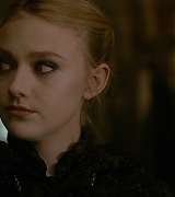 lovely-dakota-new-moon-screen-capture-07.jpg