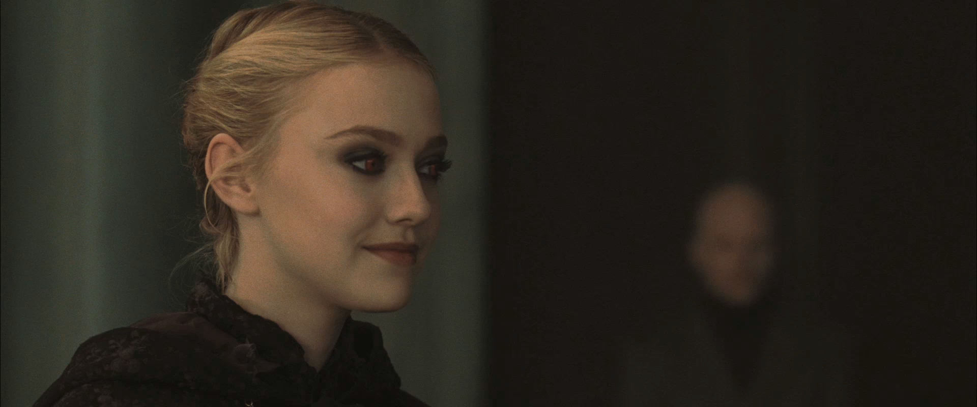 lovely-dakota-new-moon-trailer-20.jpg