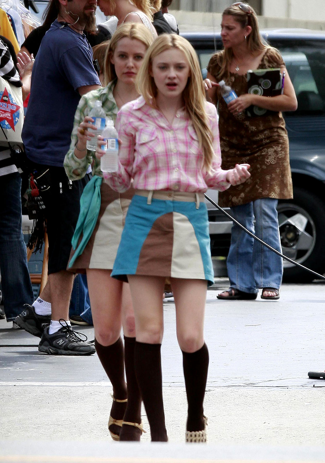lovely-dakota-runaways-06-21-2009-02.jpg
