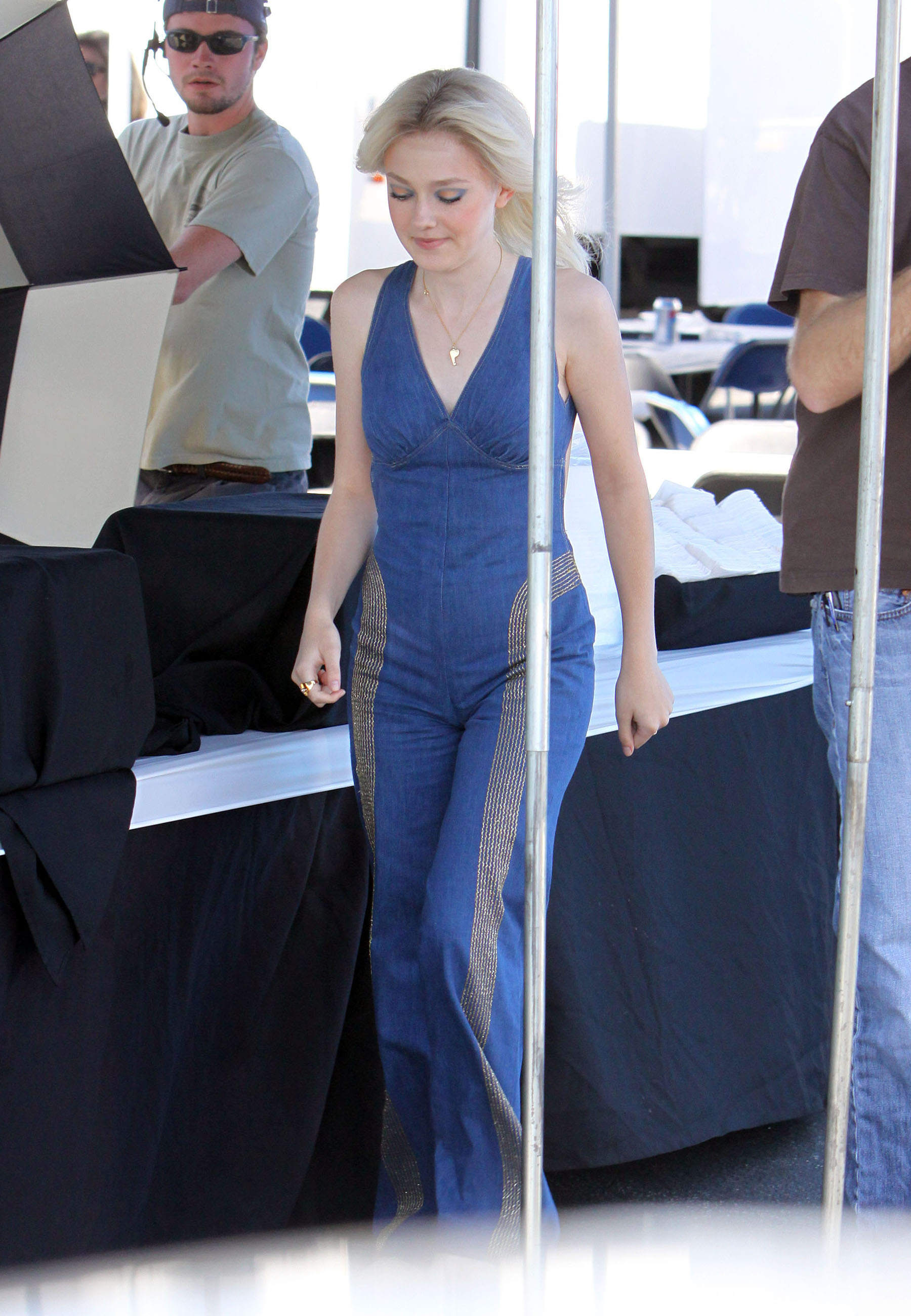 lovely-dakota-runaways-06-23-2009-14.jpg