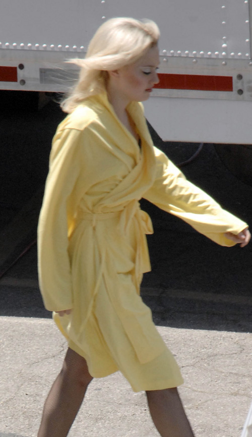 lovely-dakota-runaways-07-19-2009-27.jpg