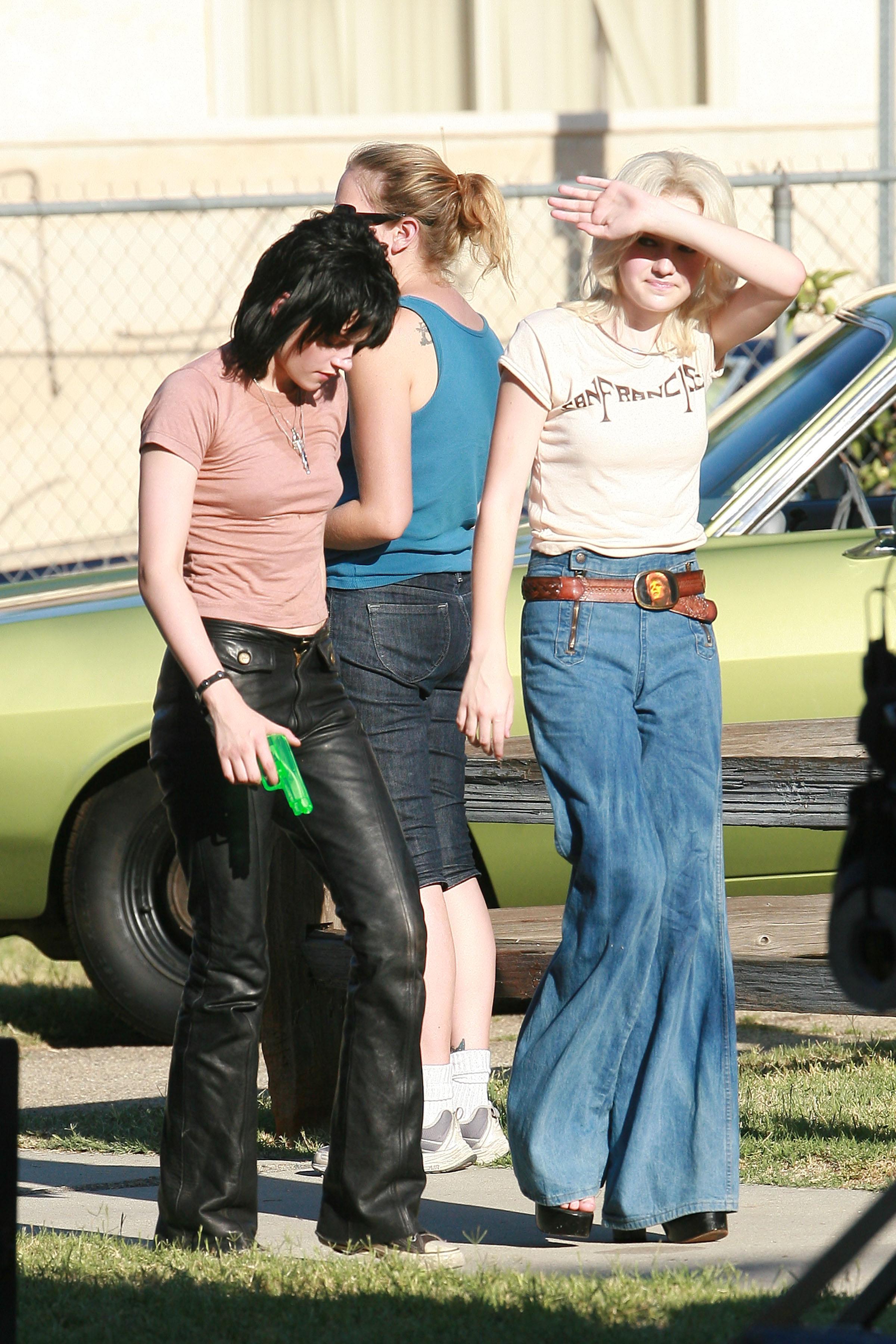 lovely-dakota-runaways-07-22-2009-059.jpg