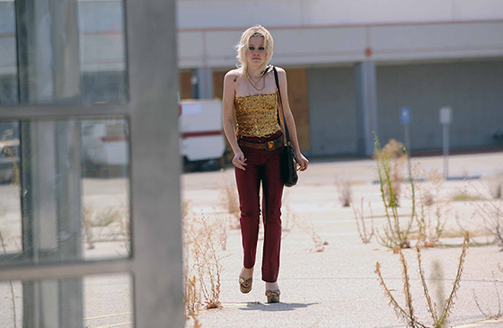 lovely-dakota-runaways-still-05.jpg