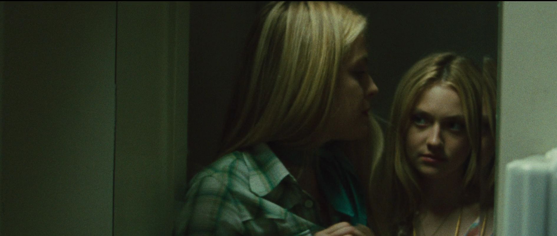 lovely-dakota-runaways-screen-capture-0016.jpg