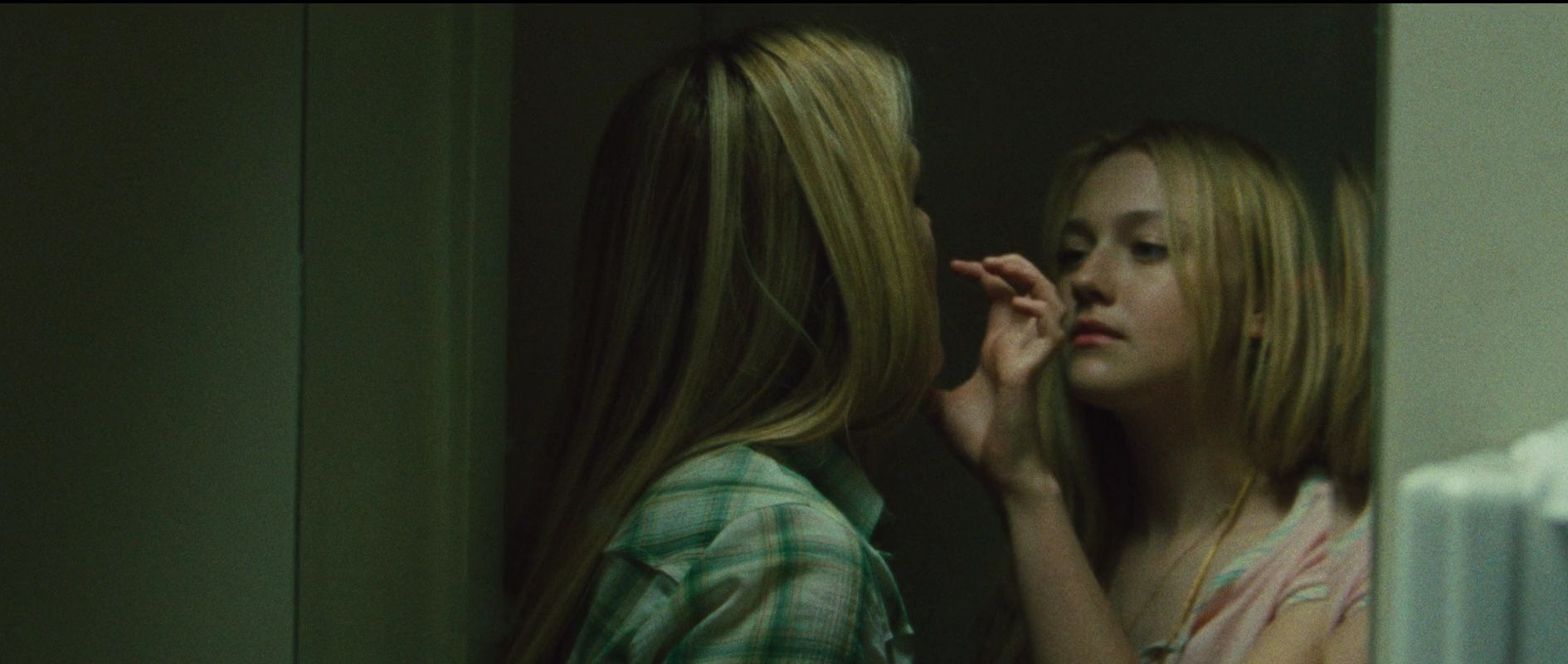 lovely-dakota-runaways-screen-capture-0018.jpg