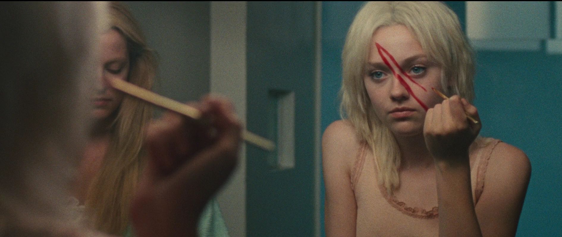 lovely-dakota-runaways-screen-capture-0055.jpg