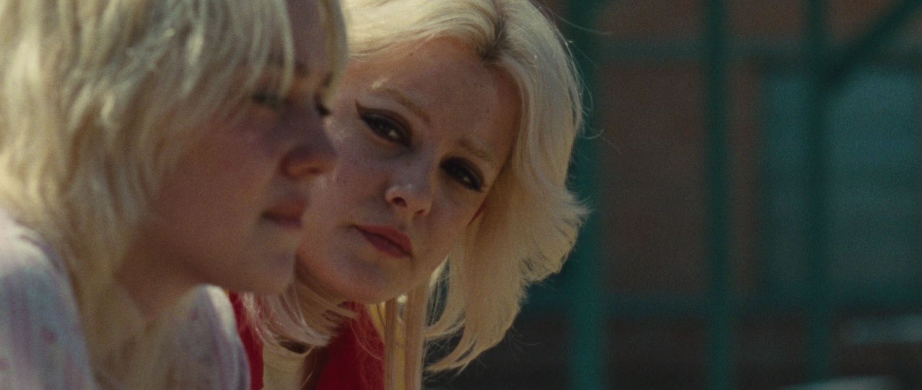lovely-dakota-runaways-screen-capture-1148.jpg