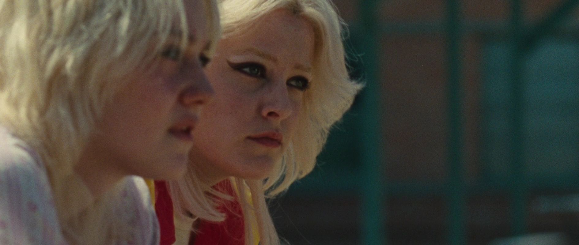 lovely-dakota-runaways-screen-capture-1149.jpg