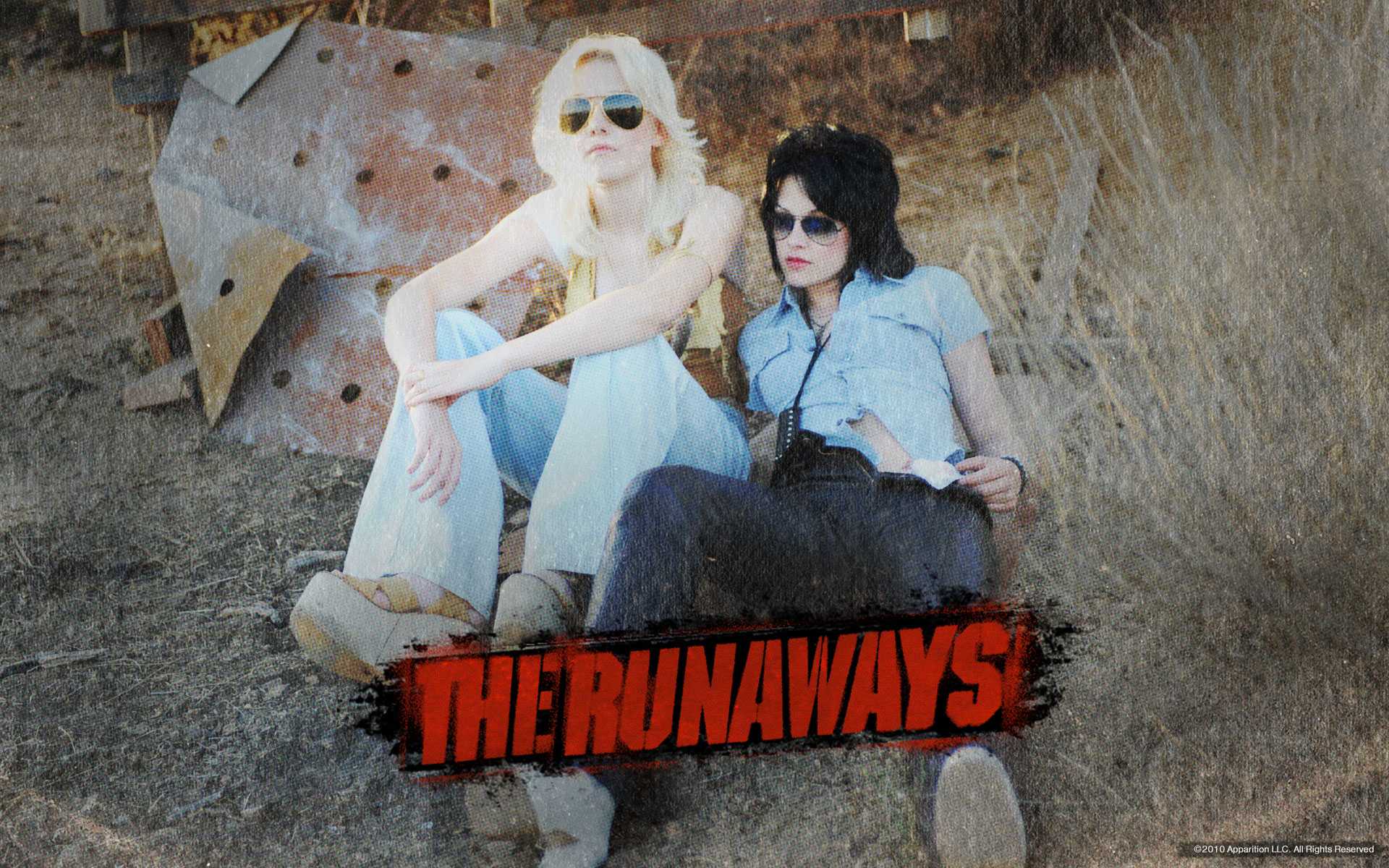 lovely-dakota-runaways-wallpaper-01.jpg