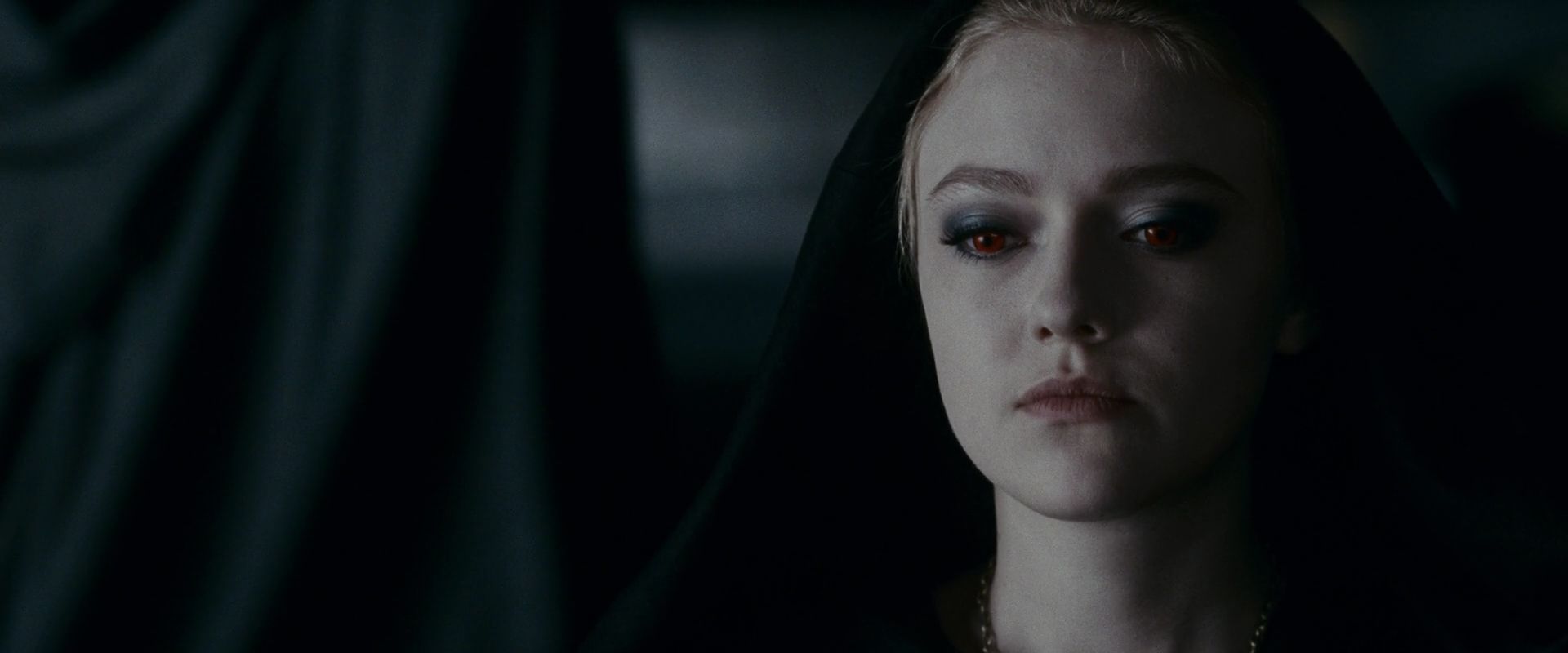 lovely-dakota-eclipse-screen-capture-07.jpg