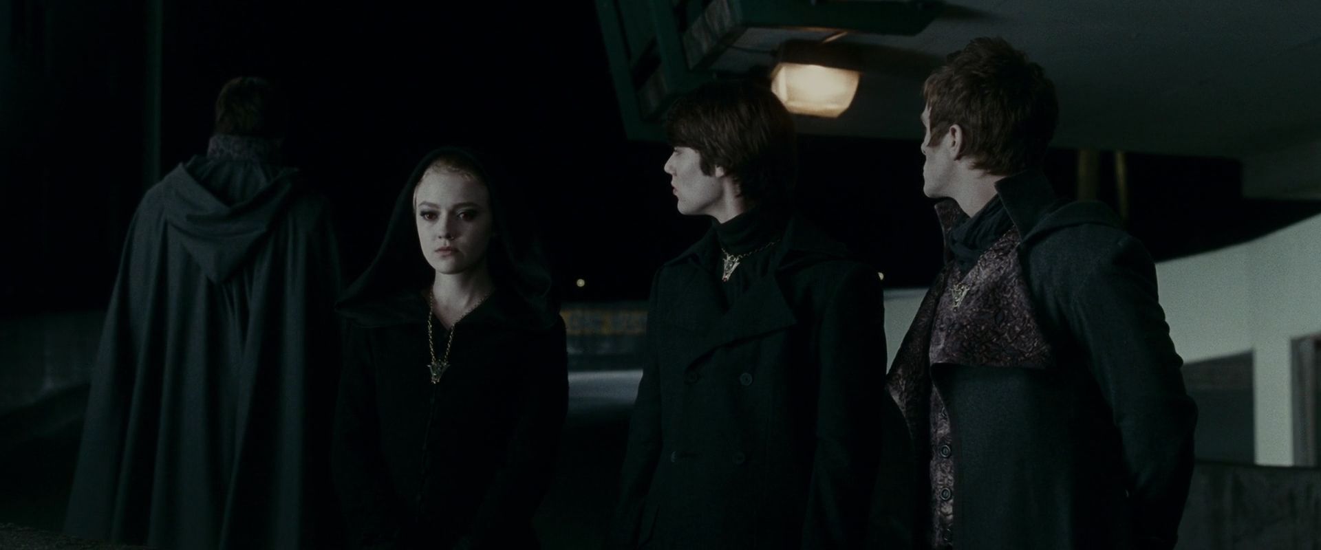 lovely-dakota-eclipse-screen-capture-08.jpg