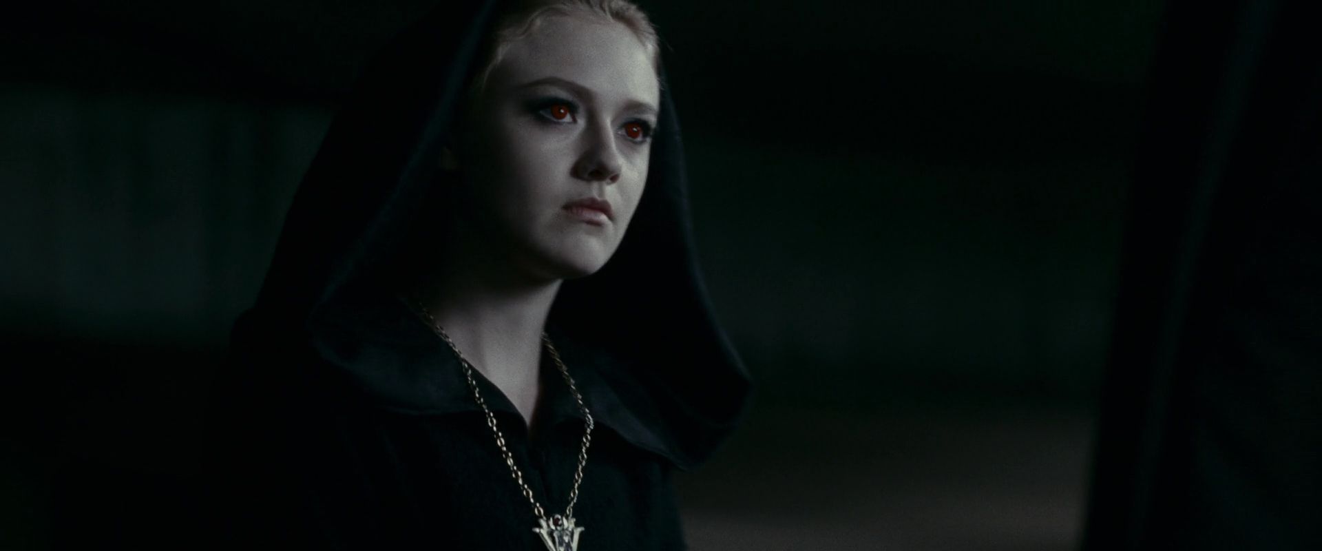 lovely-dakota-eclipse-screen-capture-09.jpg