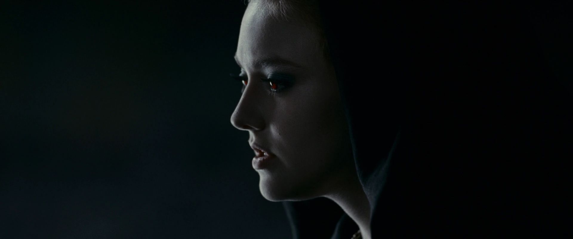 lovely-dakota-eclipse-screen-capture-30.jpg