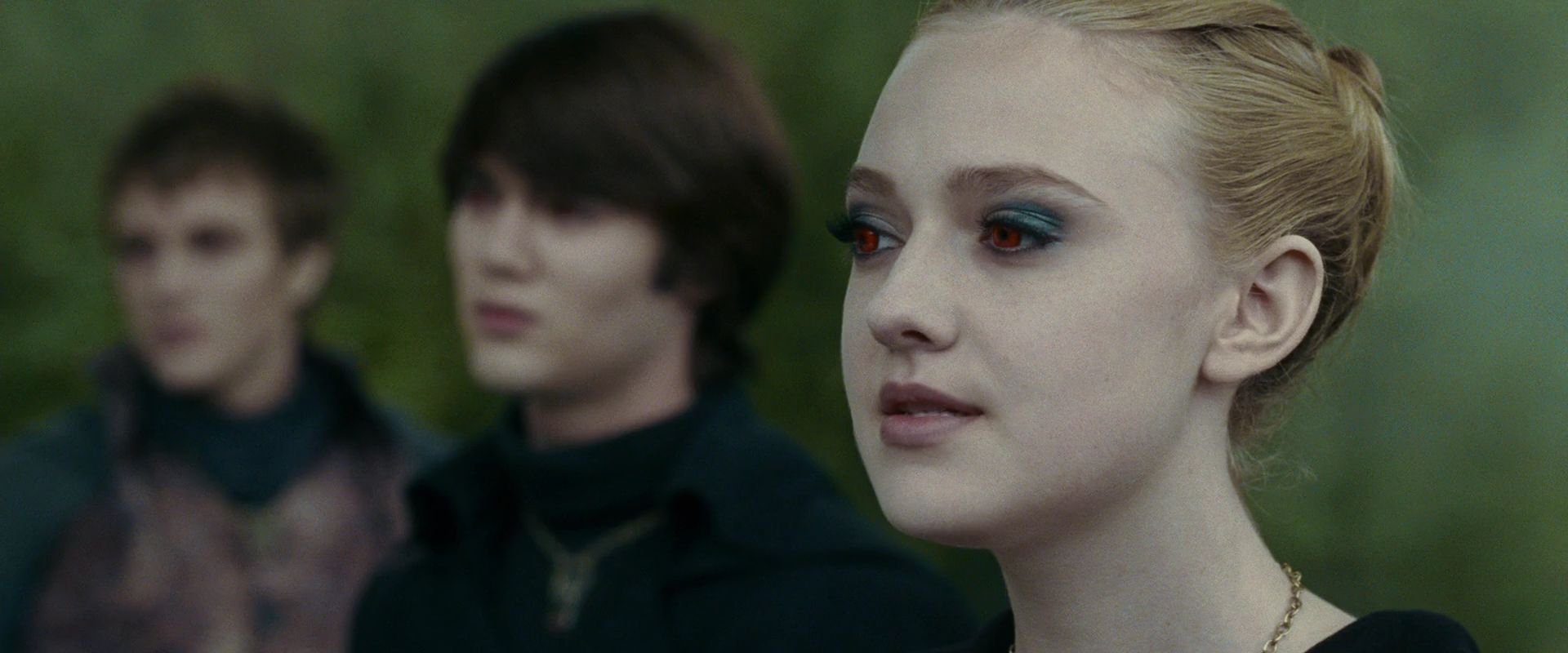 lovely-dakota-eclipse-screen-capture-55.jpg