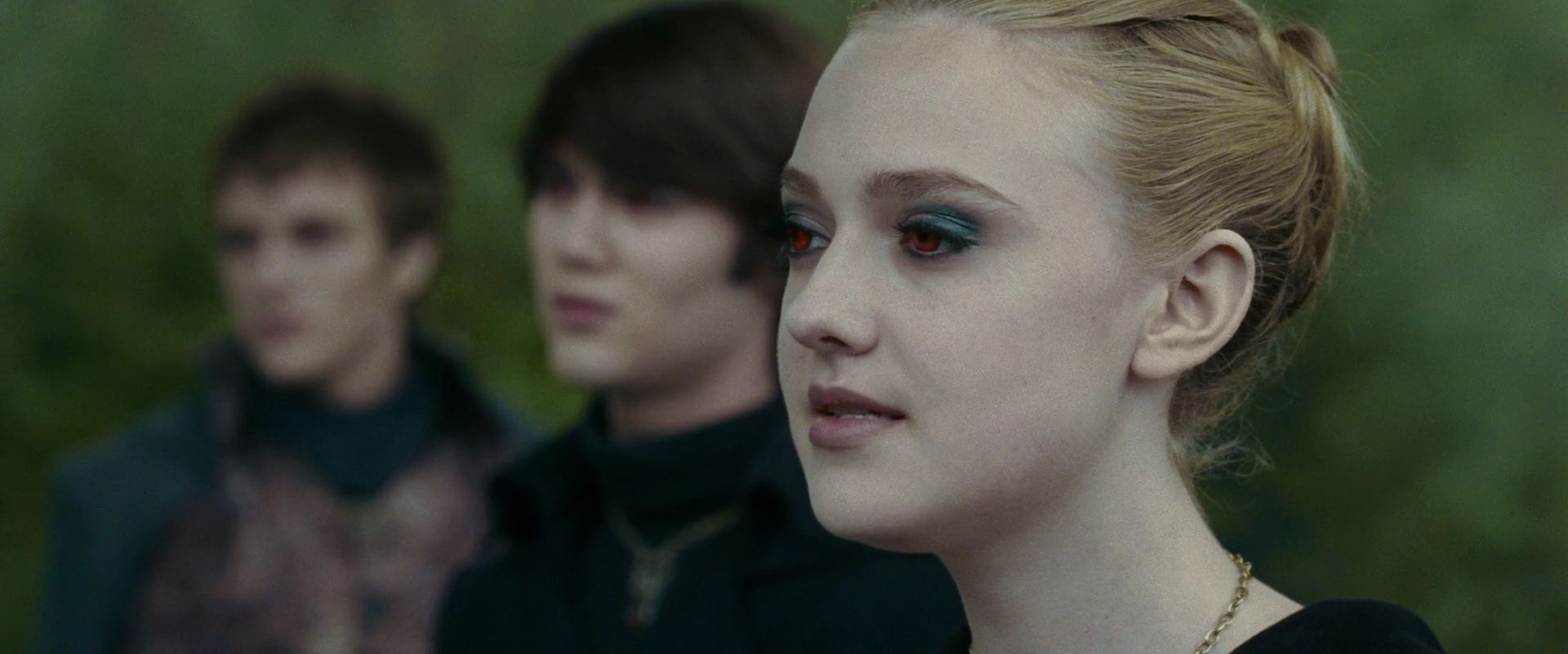 lovely-dakota-eclipse-screen-capture-56.jpg
