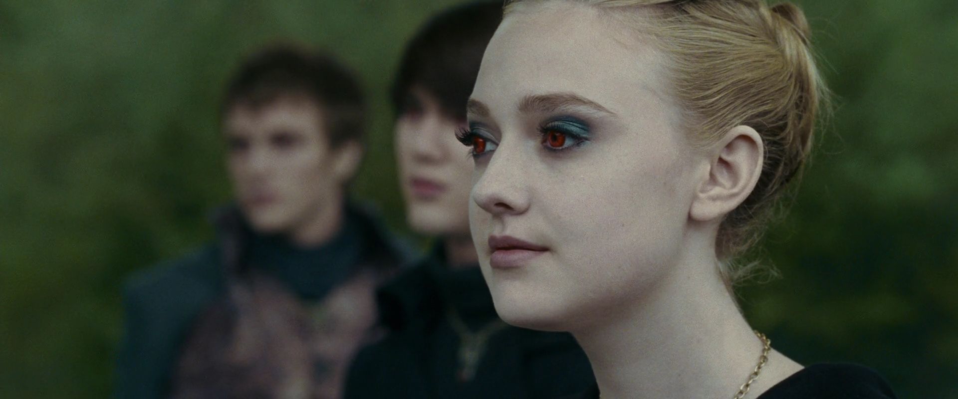 lovely-dakota-eclipse-screen-capture-57.jpg