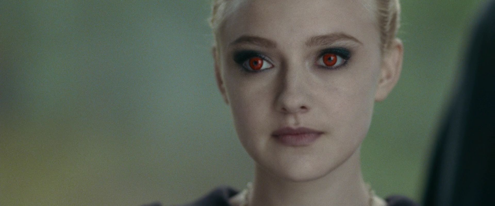 lovely-dakota-eclipse-screen-capture-59.jpg