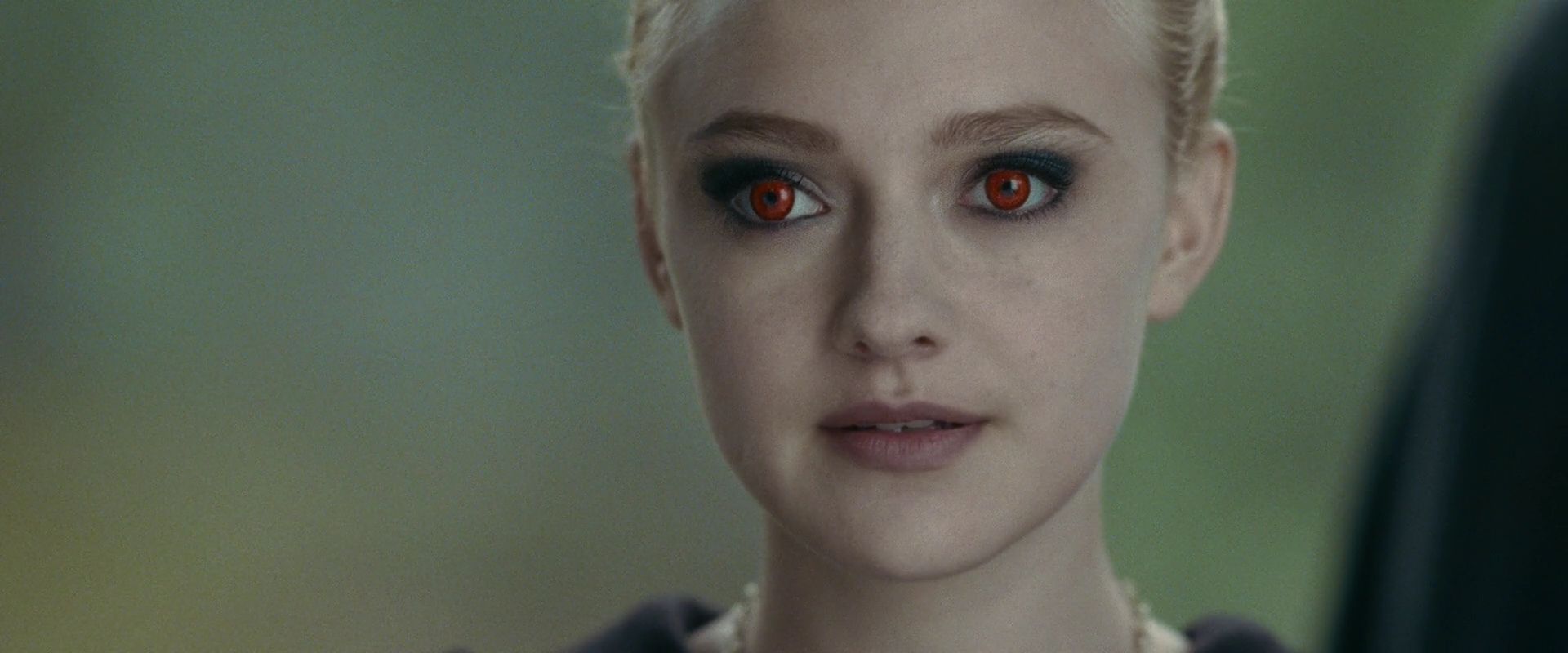 lovely-dakota-eclipse-screen-capture-60.jpg